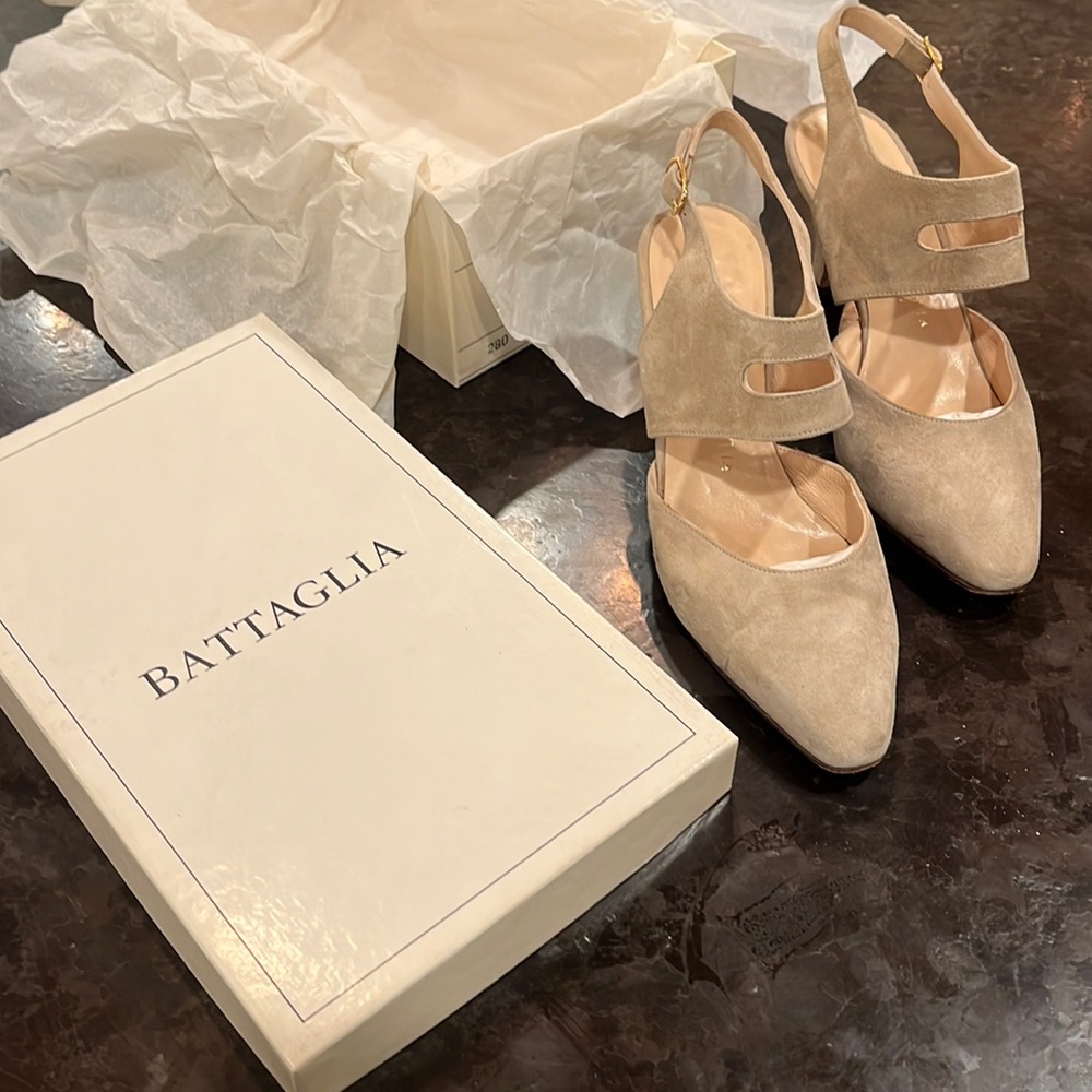 Battaglia Beige Heels Size 6